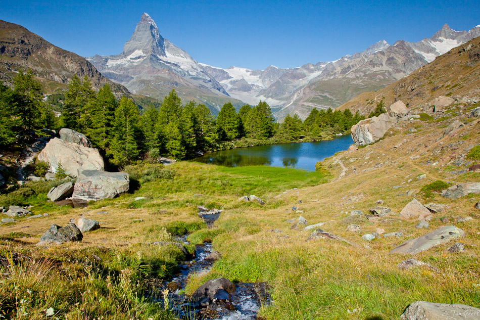 Matterhorn Berglandschaft Gletschersee Alpental Sommer Wallis Schweiz – Jan Geerk Fotograf Basel