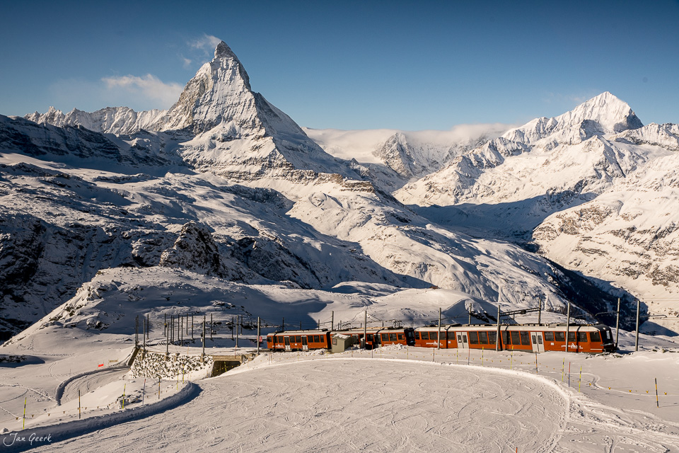 Riffelalp Resort mit Matterhorn im Winterschnee, Wallis Schweiz – Jan Geerk Fotograf Basel
