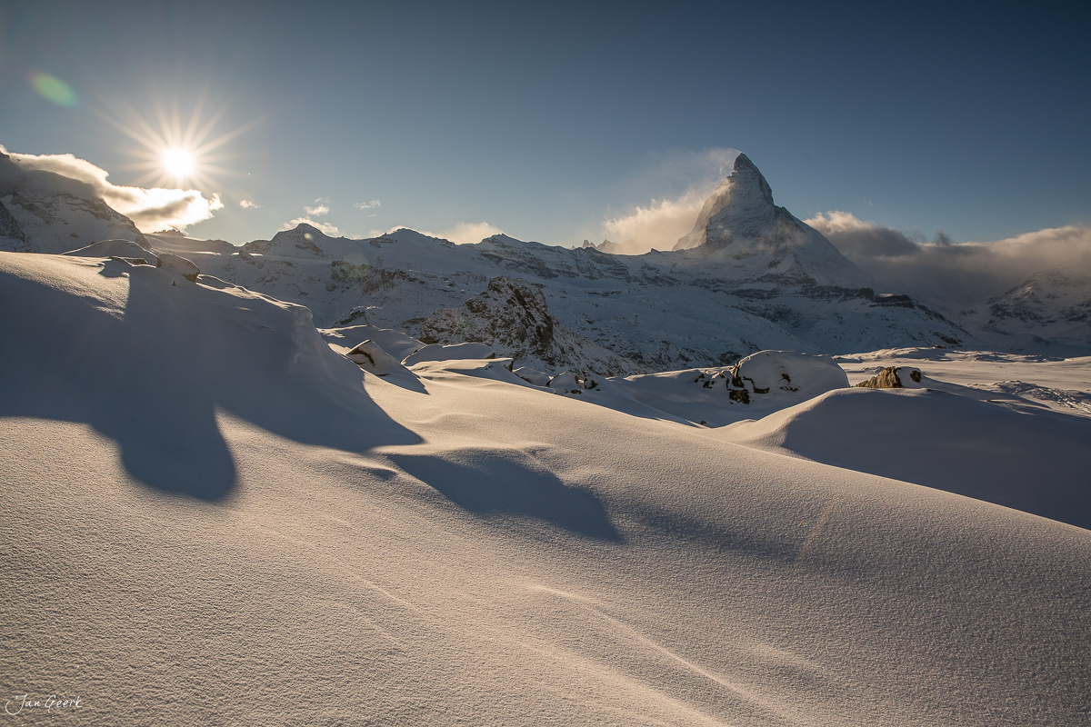 Schneebedecktes Matterhorn bei Zermatt im Morgenglanz, Wallis Schweiz – Jan Geerk Fotograf Basel