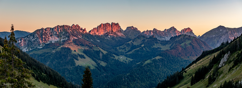 Alpenlandschaft Gastlosen bei Sonnenaufgang Westschweiz Schweiz Jan Geerk Fotograf Basel