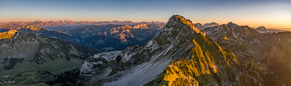 Alpenpanorama Gruyères Kantlicht Herbst Westschweiz – Jan Geerk Fotograf Basel