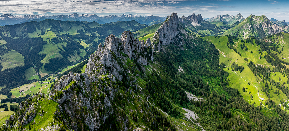 Dramatische Kalksteinformation Gastlosen Sommerlandschaft Voralpen Schweiz – Jan Geerk Fotograf Basel