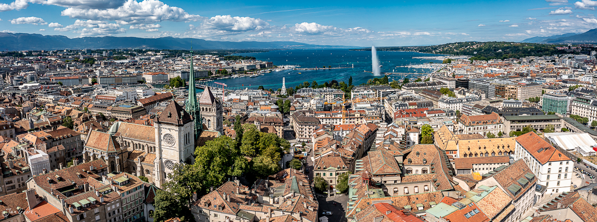Luftaufnahme Genf mit Jet d'Eau, Genfersee und Alpen, Sommerlicht, Westschweiz – Jan Geerk Fotograf Basel
