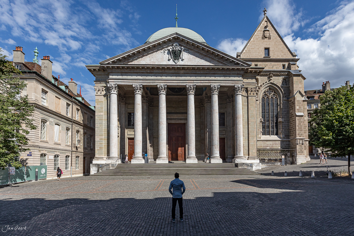 Kathedrale Saint-Pierre in Genf bei sommerlichem Kantlicht, neoclassizistische Architektur, Westschweiz, Schweiz – Jan Geerk Fotograf Basel