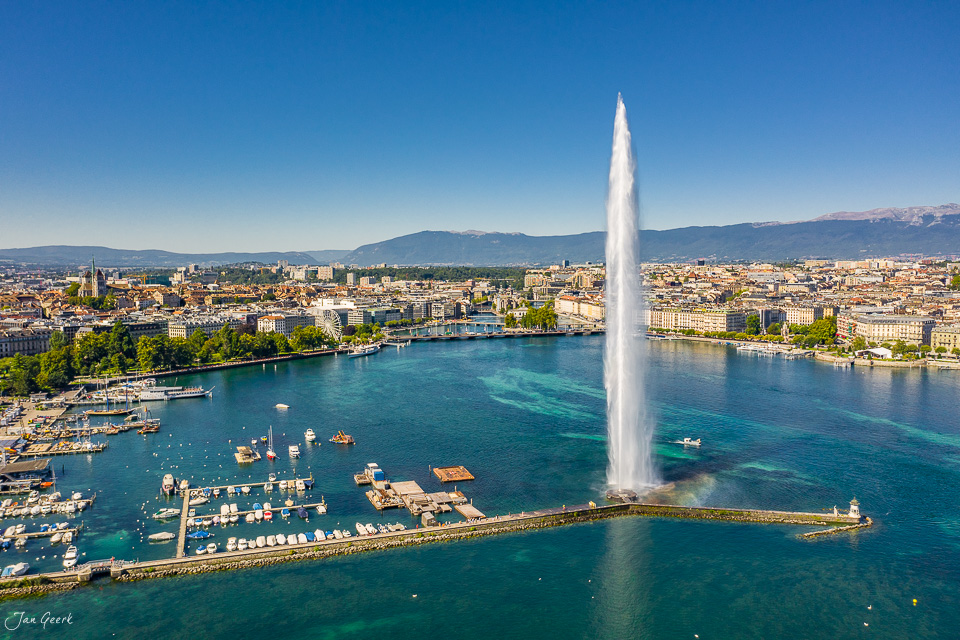 Jet d'Eau Fontäne Genfersee Luftaufnahme Sommer Westschweiz Schweiz Jan Geerk Fotograf Basel