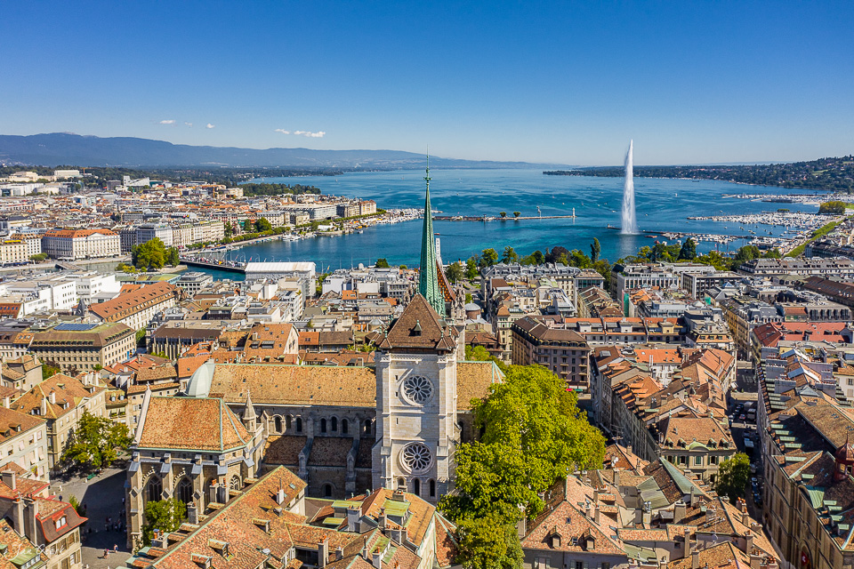 Luftaufnahme Genf Kathedrale Genfersee Jet d'Eau Sommer Westschweiz – Jan Geerk Fotograf Basel