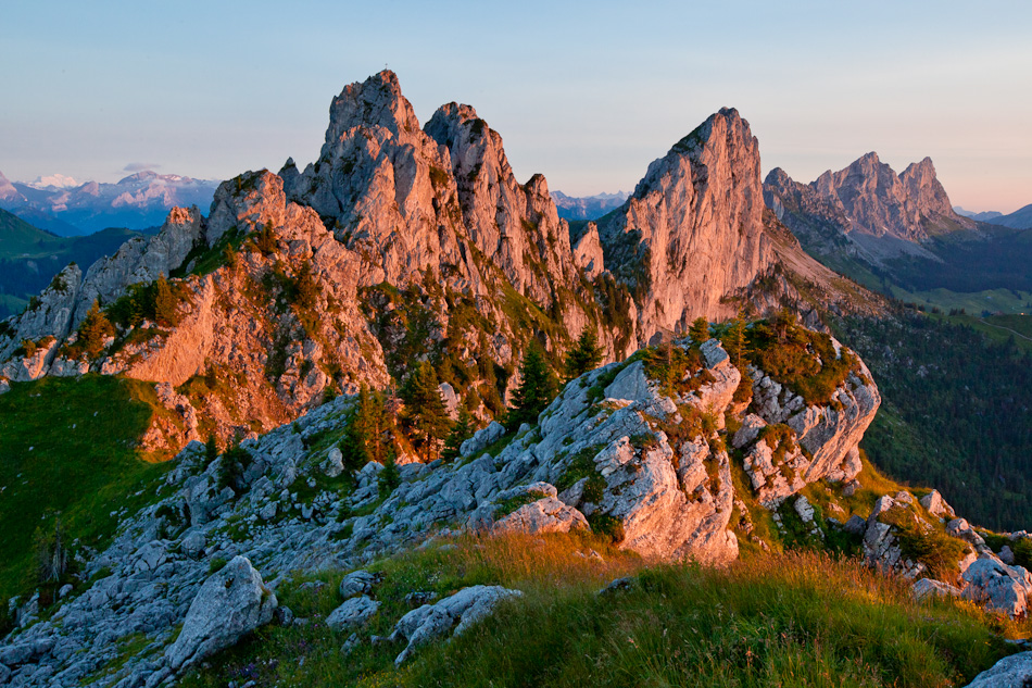 Gastlosen Felsformationen Alpenglow Freiburger Voralpen Kanton Freiburg / Fribourg Schweiz – Jan Geerk Fotograf Basel