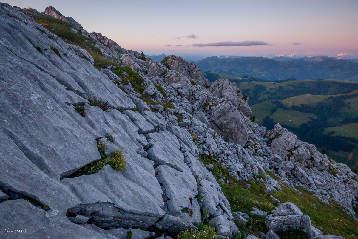Gastlosen Kalkstein Felswand Dämmerung Freiburger Voralpen Kanton Freiburg / Fribourg Schweiz – Jan Geerk Fotograf Basel