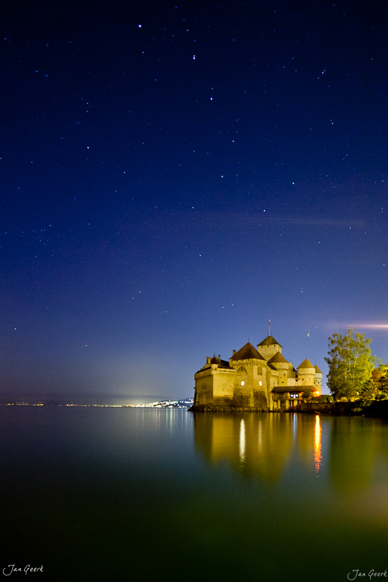 Schloss Chillon Montreux nächtlich Blaue Stunde Genfersee Westschweiz Schweiz Jan Geerk Fotograf Basel