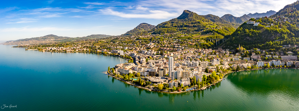 Luftaufnahme Montreux am Genfersee im Frühling mit Kantlicht, Westschweiz Schweiz – Jan Geerk Fotograf Basel