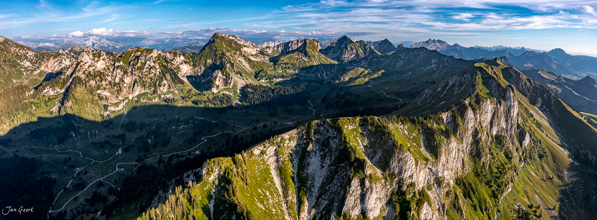 Luftaufnahme Schwarzsee Berglandschaft Sommerliche Alpenlandschaft Westschweiz Schweiz Jan Geerk Fotograf Basel