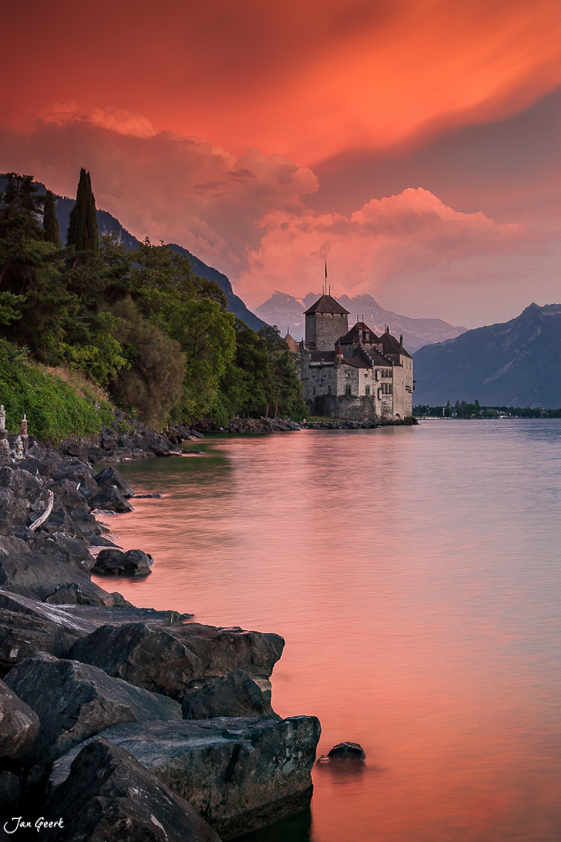 Schloss Chillon See Sonnenuntergang Alpenglow Waadt Schweiz – Jan Geerk Fotograf Basel