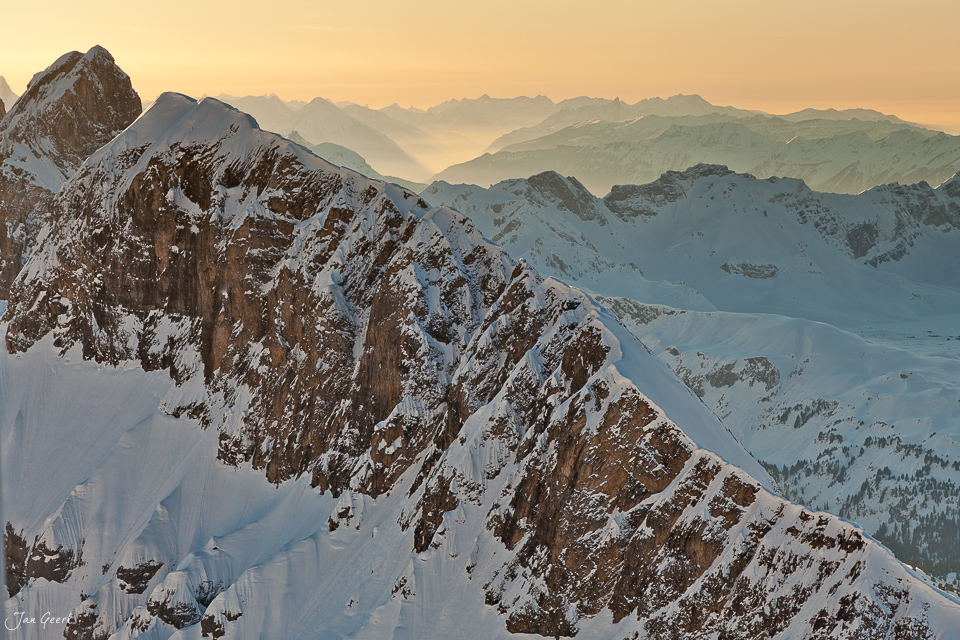 Schneebedeckte Bergkette Engelberg Sonnenaufgang Zentralschweiz Schweiz Jan Geerk Fotograf Basel
