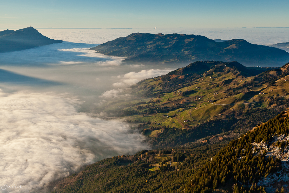 Großer Mythen Nebelmeer Herbst Zentralschweiz Schweiz Jan Geerk Fotograf Basel