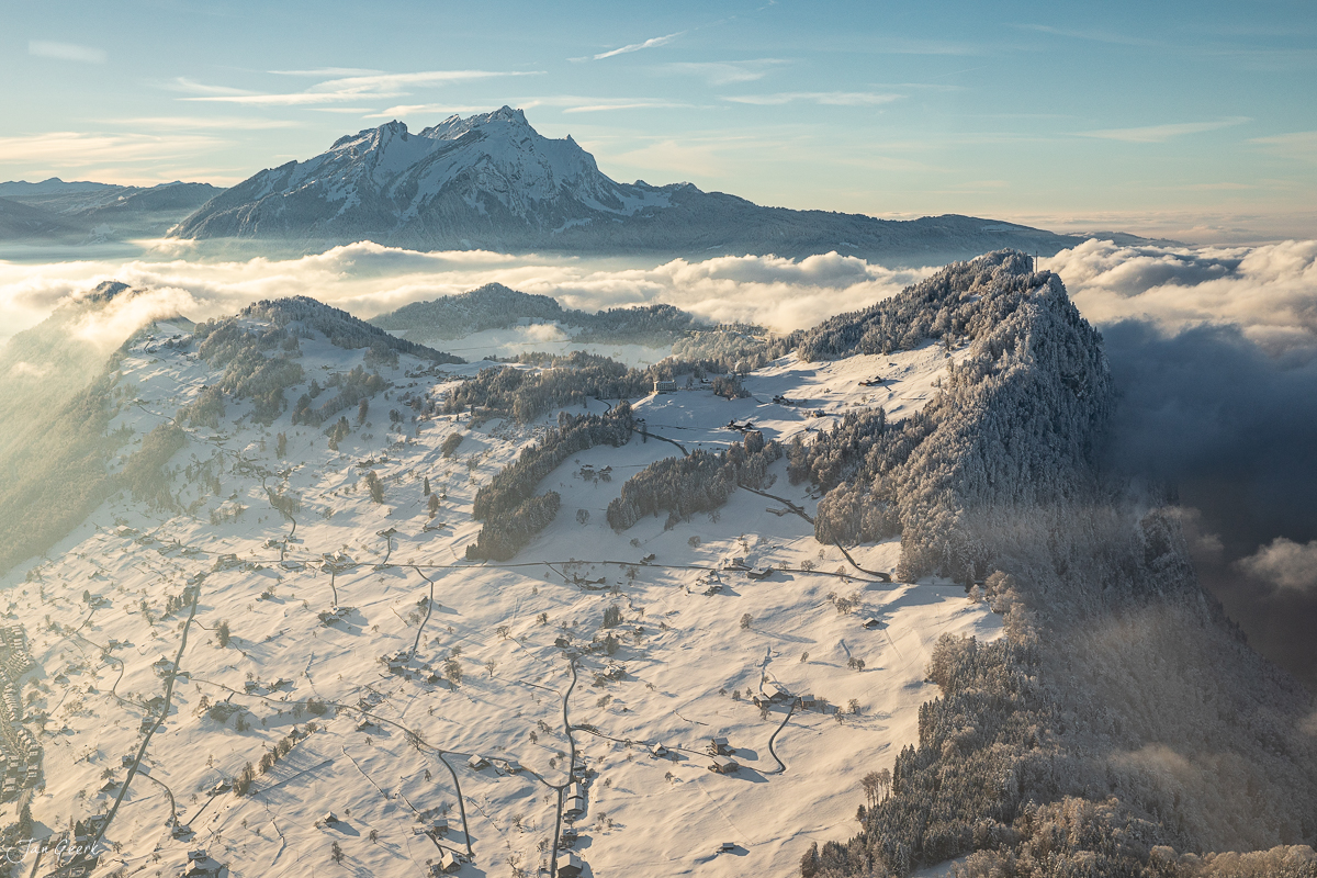 Heliflug Titlis Schneebedeckte Bergkette Zentralschweiz Winter Schweiz Jan Geerk Fotograf Basel