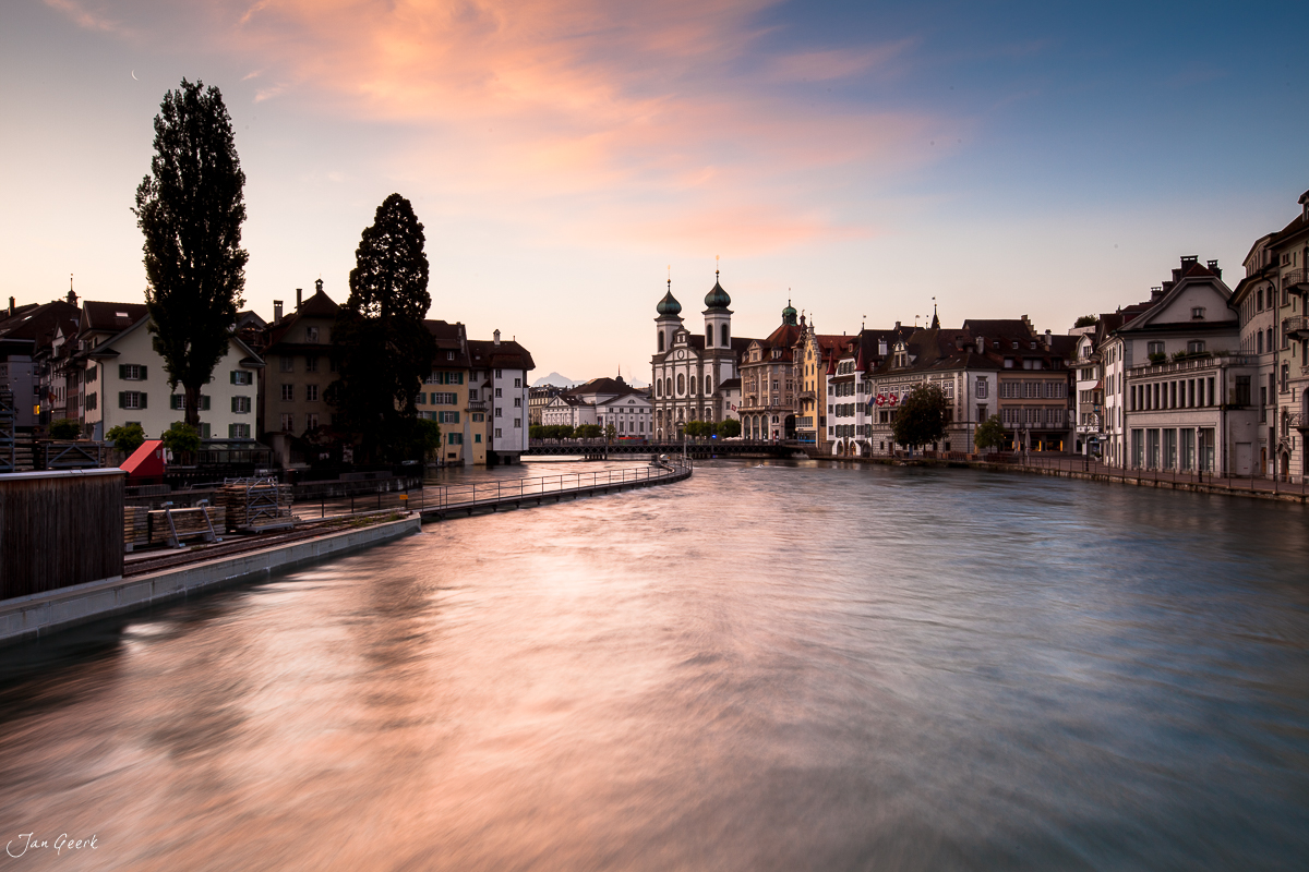Kapellbrücke Luzern Sonnenaufgang Zentralschweiz Schweiz Jan Geerk Fotograf Basel