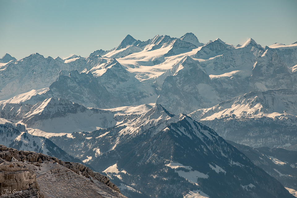 Schneebedeckte Bergkette Pilatus Winterlandschaft Zentralschweiz Schweiz Jan Geerk Fotograf Basel