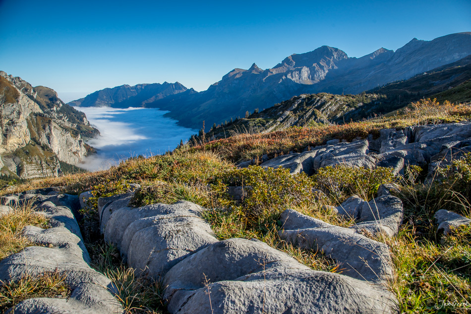 Bergsee mit Alpenpanorama im Herbst am Melchsee Obwalden Zentralschweiz – Jan Geerk Fotograf Basel