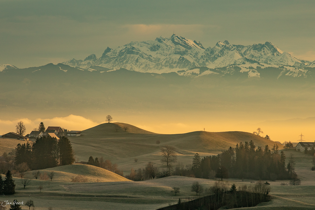 Schneebeckter Säntis über Menzingen Hirzelgebiet Sonnenaufgang Winter Zentralschweiz Schweiz Jan Geerk Fotograf Basel