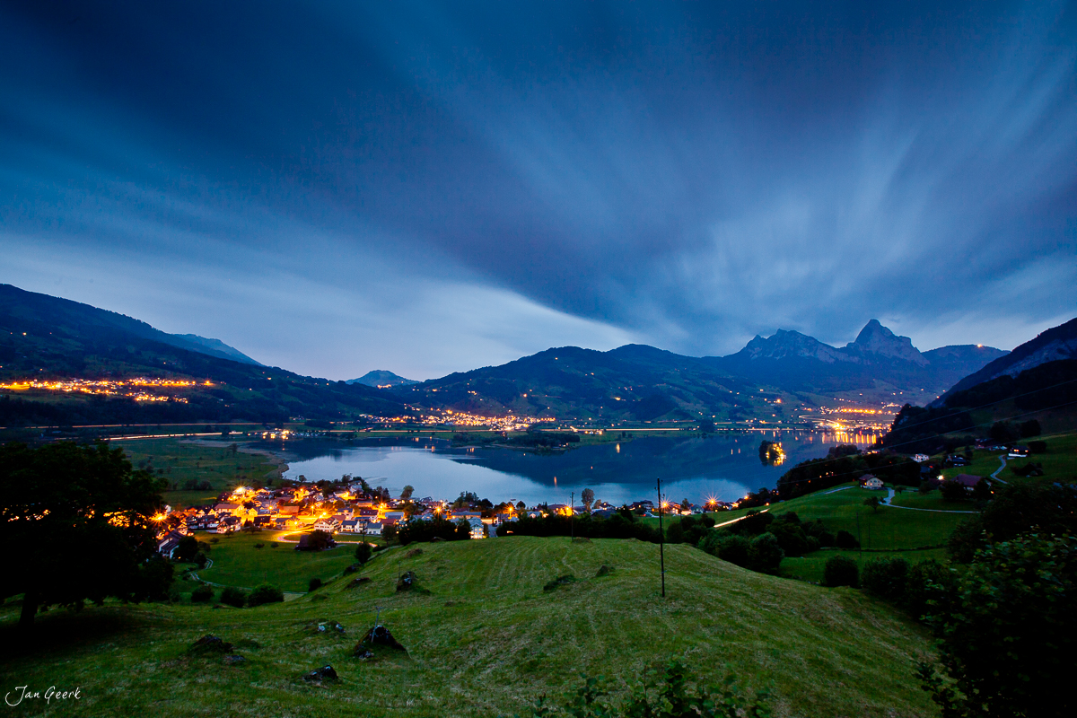 Ägerisee Lauerz Blaue Stunde Nacht Zentralschweiz Schweiz Jan Geerk Fotograf Basel