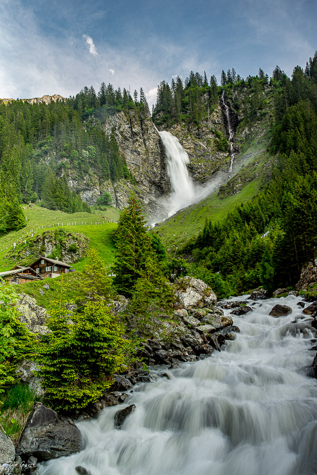 Stäubifall Wasserfall Alp Aesch Sommer Grüne Berglandschaft Schweiz Jan Geerk Fotograf Basel