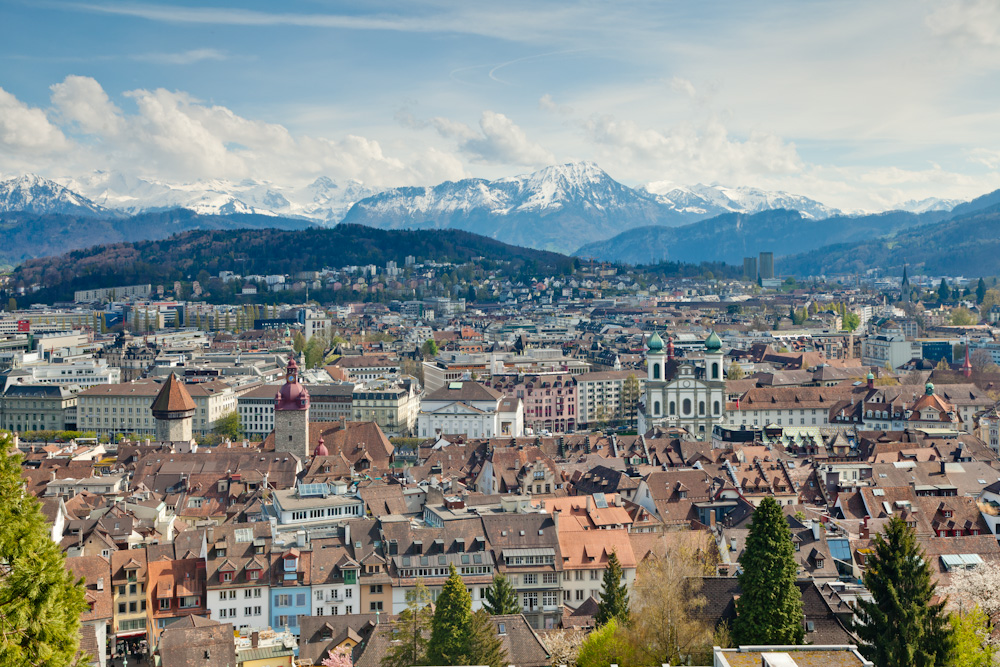 Luzern Stadtpanorama Alpen Frühling Zentralschweiz Schweiz Jan Geerk Fotograf Basel
