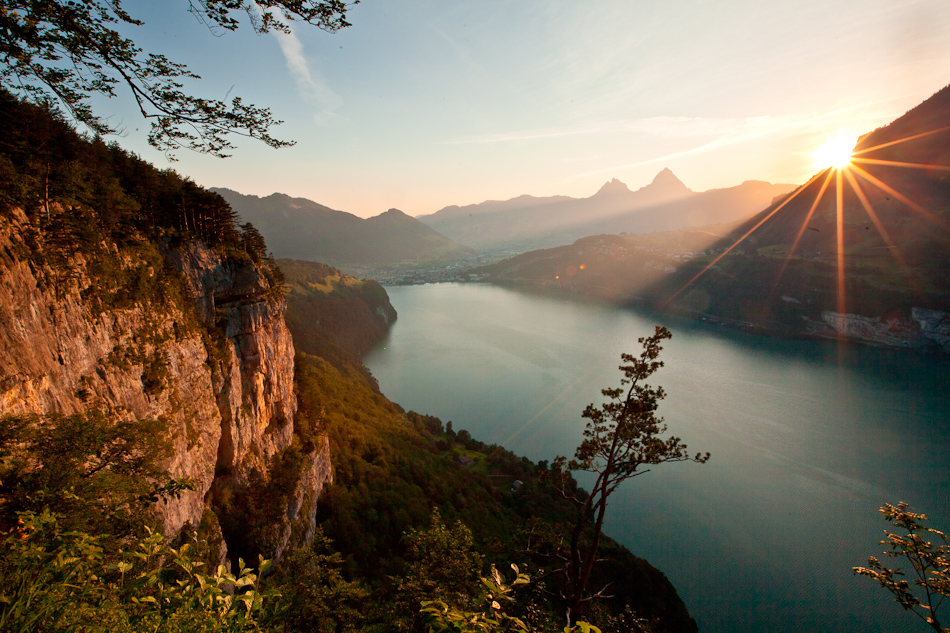 Vierwaldstättersee Sonnenaufgang Berge Klippe Zentralschweiz Schweiz – Jan Geerk Fotograf Basel