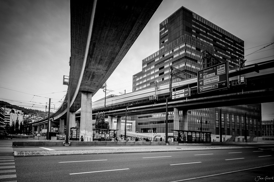 Architekturfotografie Prime Tower Zürich moderner Hochbau Schwarzweiss Schweiz Jan Geerk Fotograf Basel