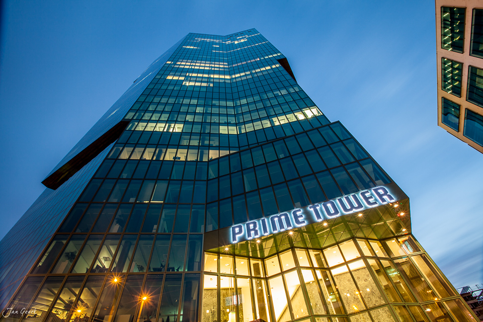 Prime Tower Zürich Technopark moderne Glasfassade Abendstimmung Schweiz Jan Geerk Fotograf Basel