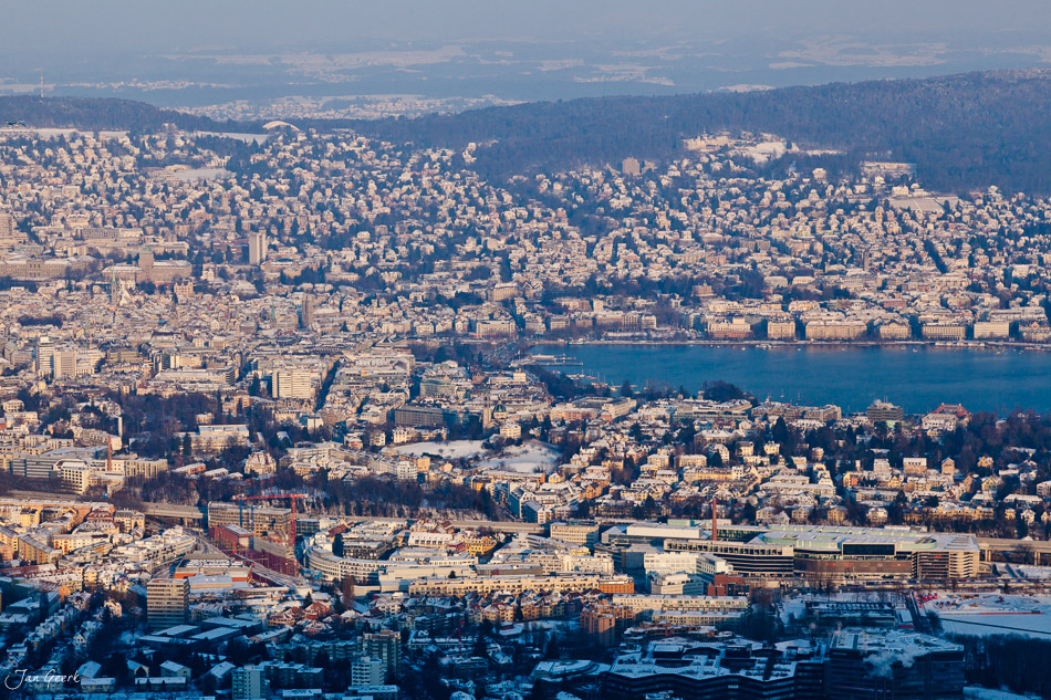 Zürich Luftaufnahme Uetliberg Schnee Winter Zürichsee Region Schweiz – Jan Geerk Fotograf Basel