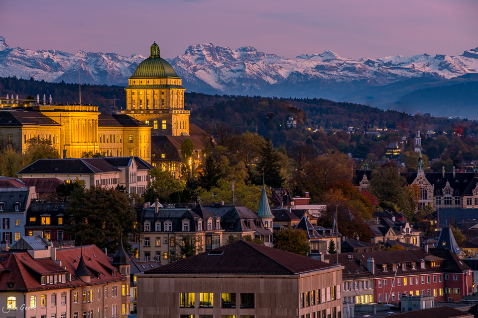Universität Zürich ETH Alpensicht Herbst Zürich Luftaufnahme Schweiz Jan Geerk Fotograf Basel