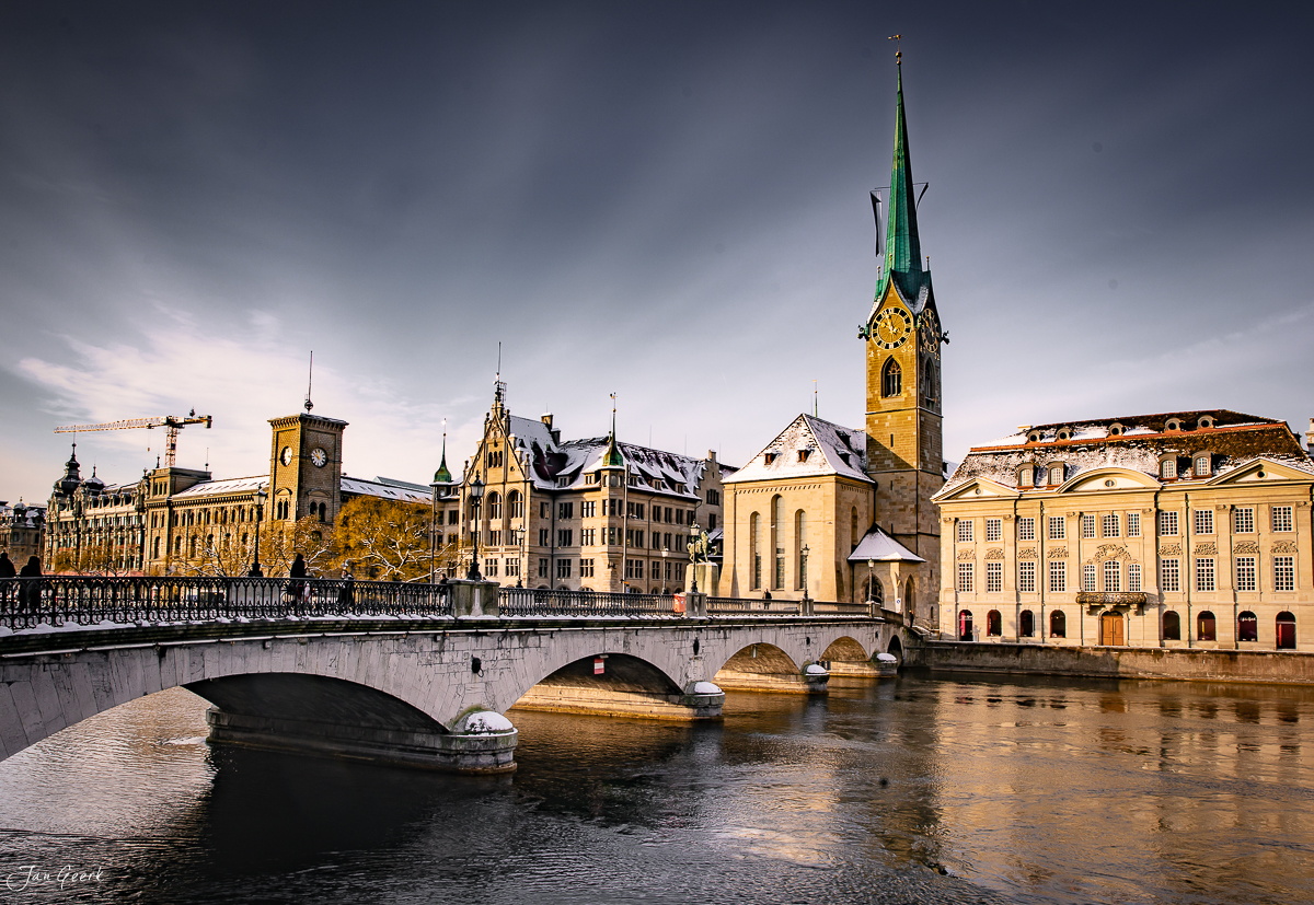 Fraumünster Kirche Zürich Altstadt Winter Schnee Limmat Brücke Schweiz – Jan Geerk Fotograf Basel