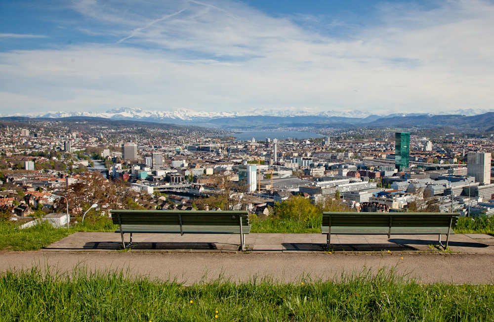 Zürich Panorama Aussichtsbank Frühling Alpen Schweiz – Jan Geerk Fotograf Basel