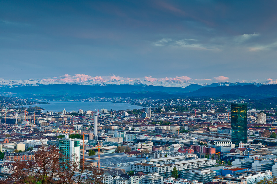 Zürich Skyline Limmat See Alpen Blick Mittag Schweiz – Jan Geerk Fotograf Basel