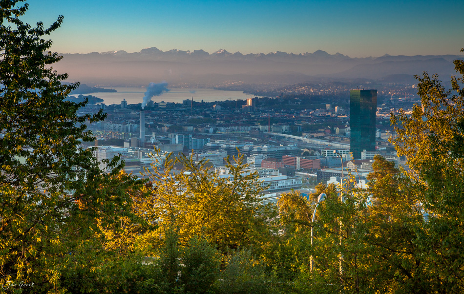 Zürich Skyline Herbst Morgenlicht Alpen Schweiz Jan Geerk Fotograf Basel